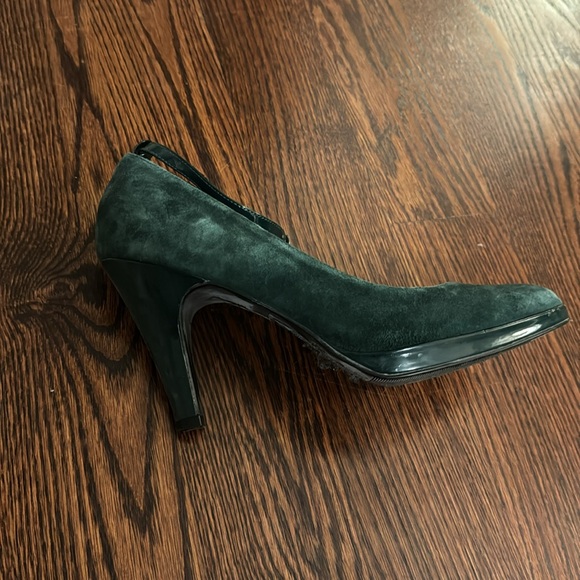 Green faux suede high heels - Picture 3 of 6